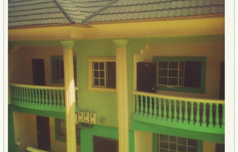 4units of 3bedroom apartment 4units of 3bedroom apartment