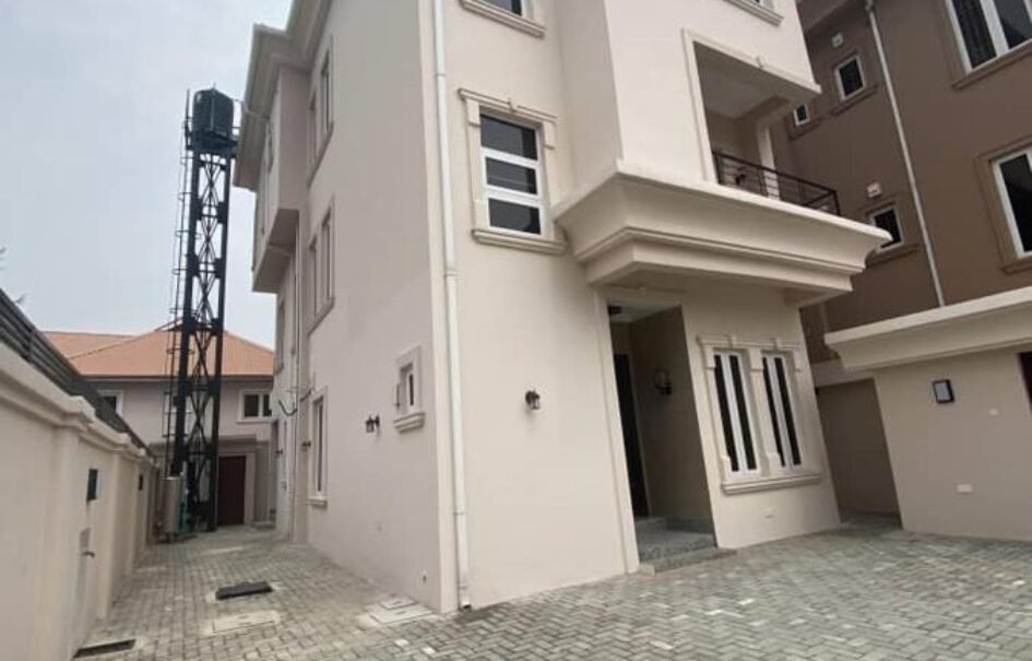 Brand new 5 bedroom fully detached duplex with a bq Brand new 5 bedroom fully detached duplex with a bq